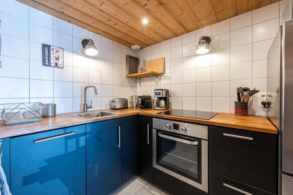 Kitchen or kitchenette, Living room