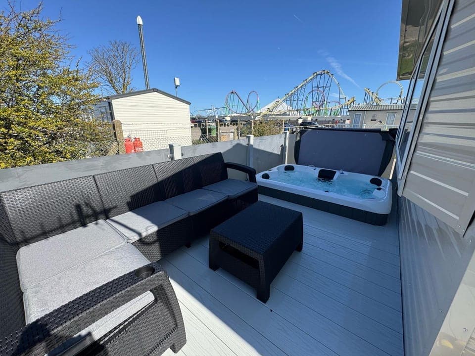 Hot Tub, View (from property/room), Balcony/Terrace, Seating area