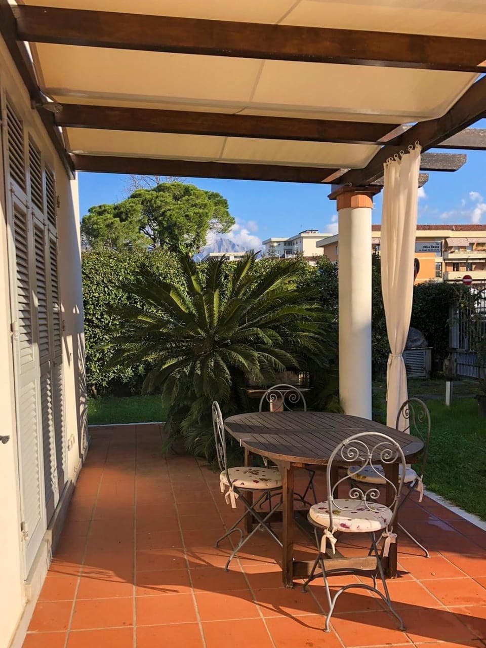 Patio, Spring, Day, Garden, Garden, View (from property/room), Balcony/Terrace, Dining area, Garden view