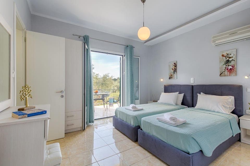 Bed, Photo of the whole room, Bedroom, towels, air conditioner