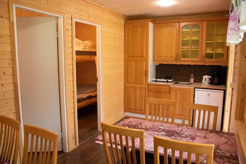 Dining area, kitchen