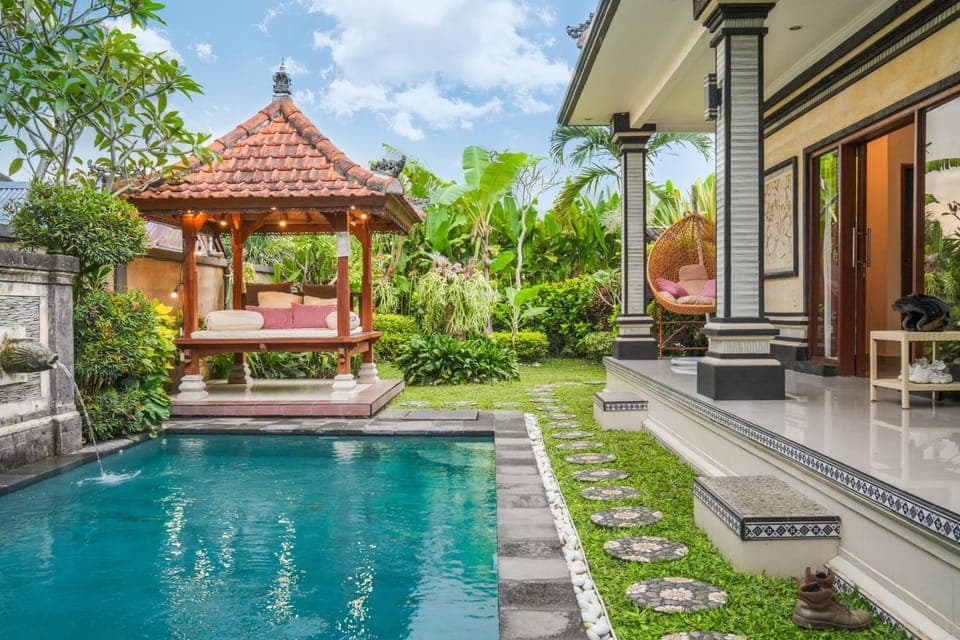 Property building, Swimming pool