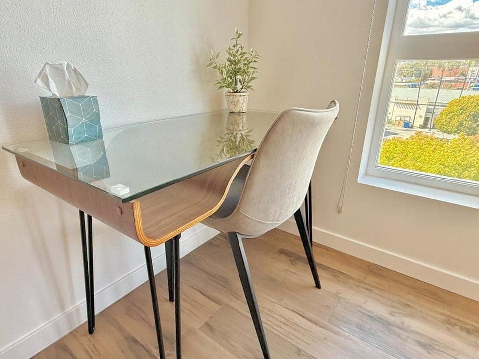 3 Bedroom 2 Bath Westwood Condo Apartment hotel in Westwood