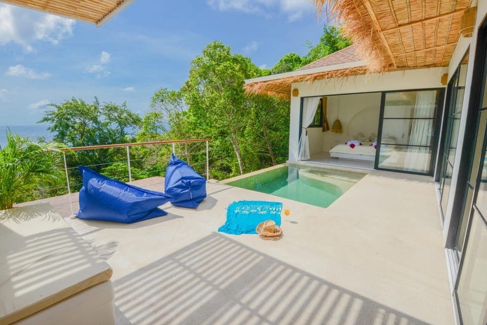 Property building, Balcony/Terrace, Balcony/Terrace, Swimming pool