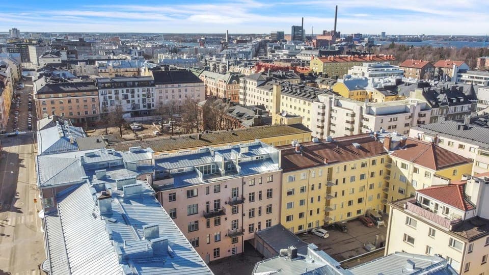 Premium Area w Free Parking Garage, 200m tram and bus Apartment in Helsinki