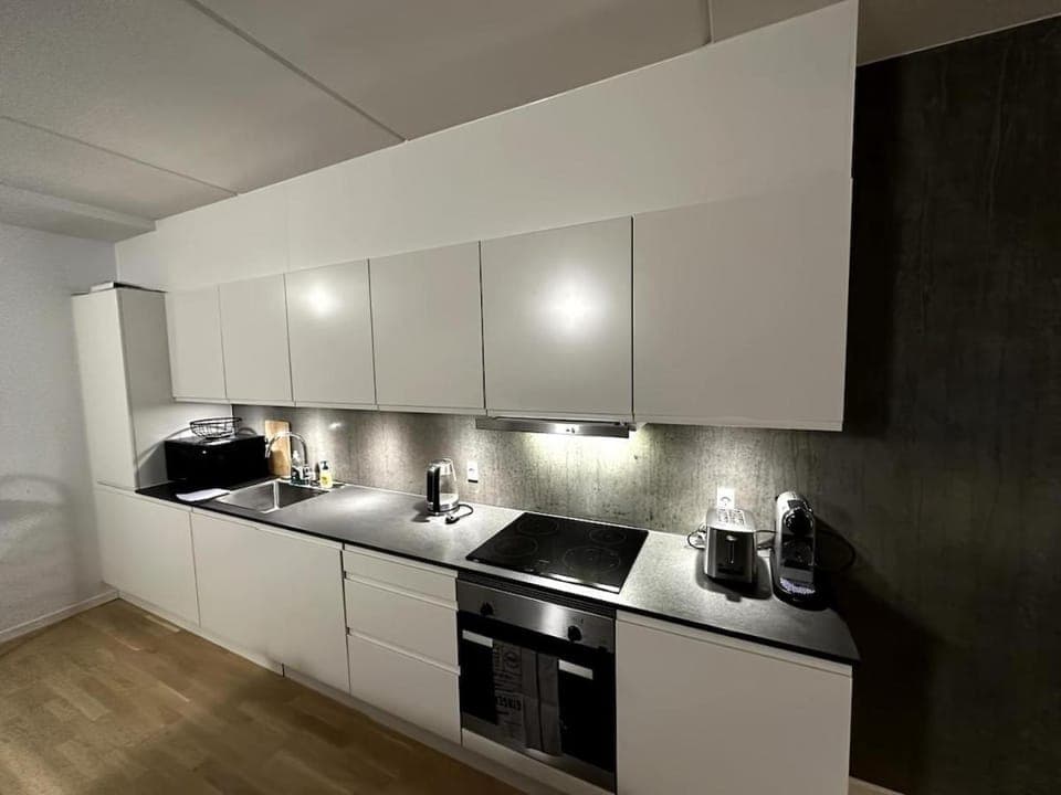 Coffee/tea facilities, Kitchen or kitchenette, dishwasher, oven, stove, toaster