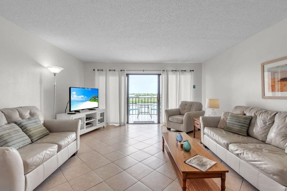 Sea Club #402 - Isle Be Back House in Indian Shores