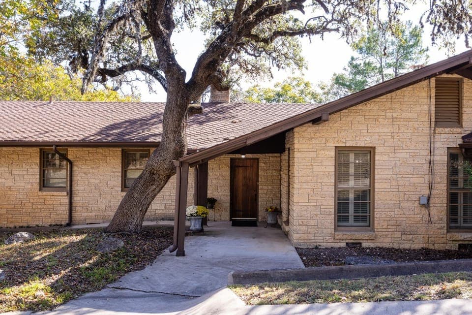 Property building, Street view