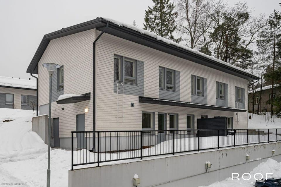 Huoneisto terassilla & parkkipaikalla Apartment in Uusimaa