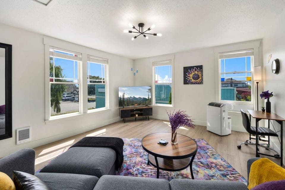 Living room, Seating area, furniture, air conditioner