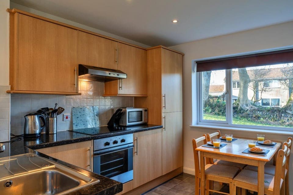 Dining area, stove, toaster