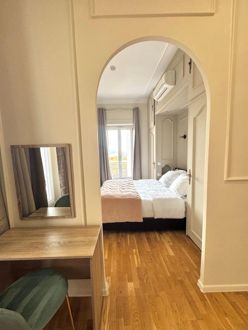 Bed, Photo of the whole room, Bedroom, wardrobe