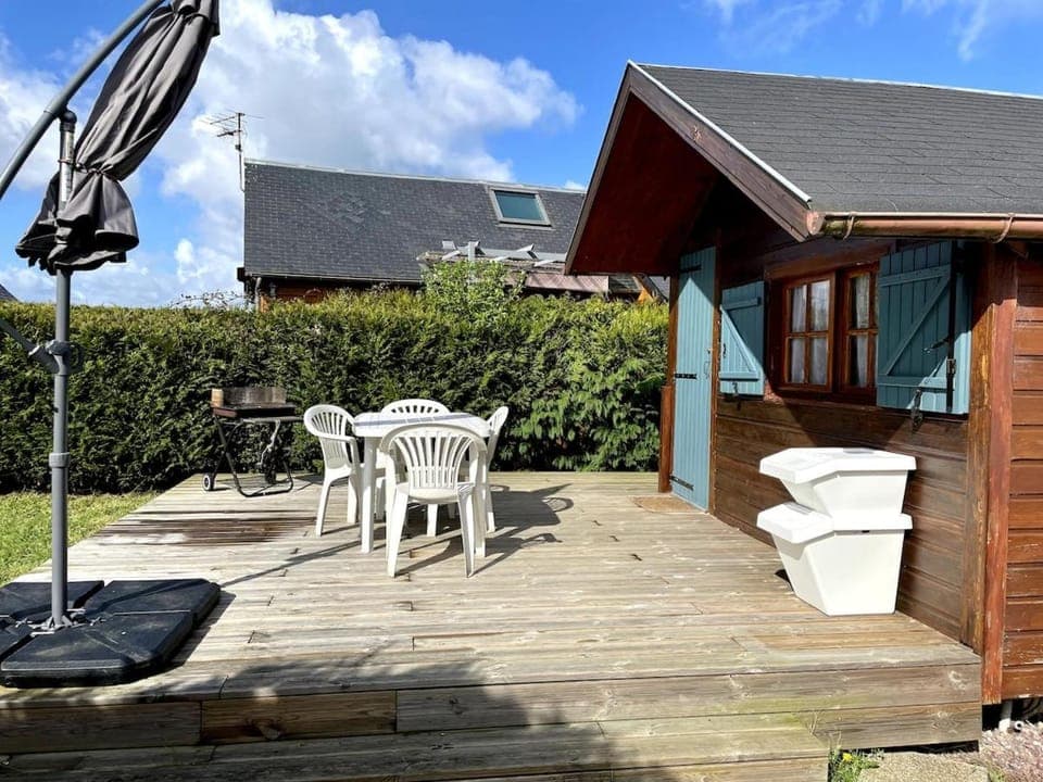 Property building, Patio, Balcony/Terrace