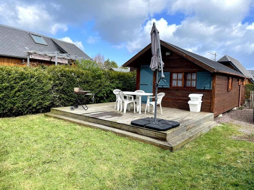 Property building, Patio, Garden