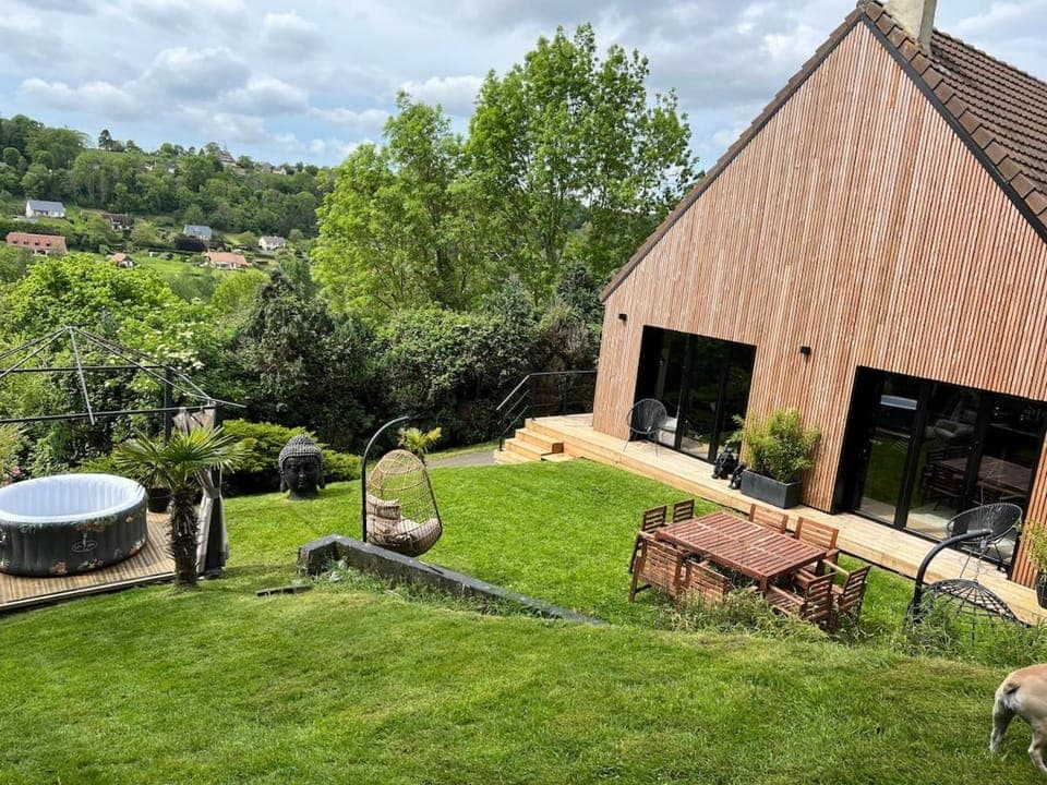 Property building, Garden, Garden, Garden view, Garden view