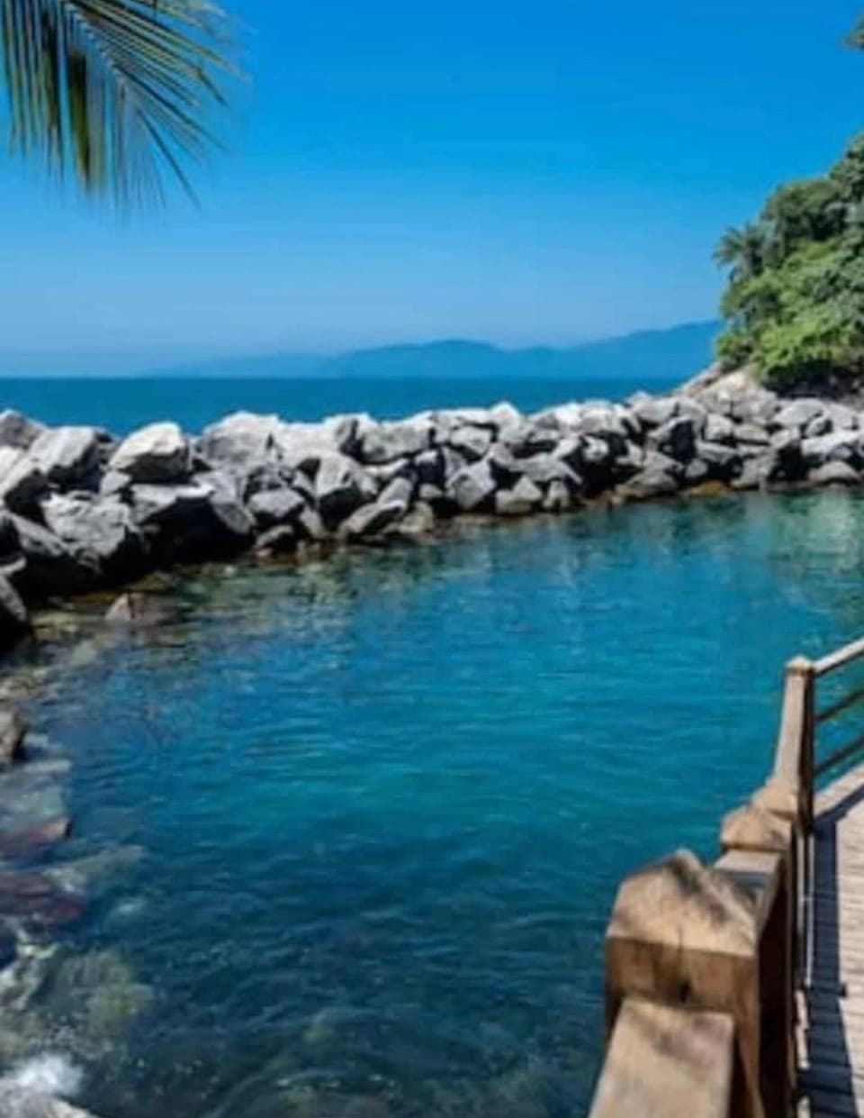 Nearby landmark, Natural landscape, Beach, Sea view, Swimming pool