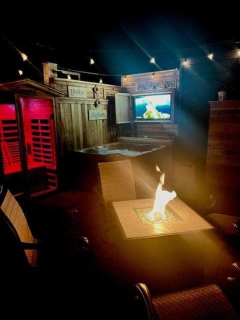 Hot Tub, Sauna, TV and multimedia, fireplace