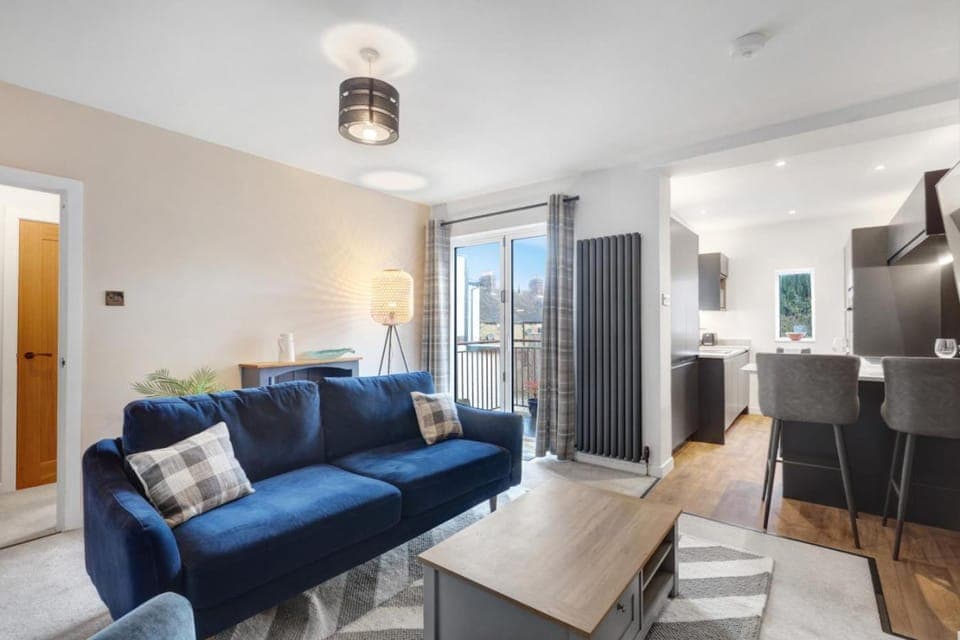 TV and multimedia, Living room, Photo of the whole room, Seating area