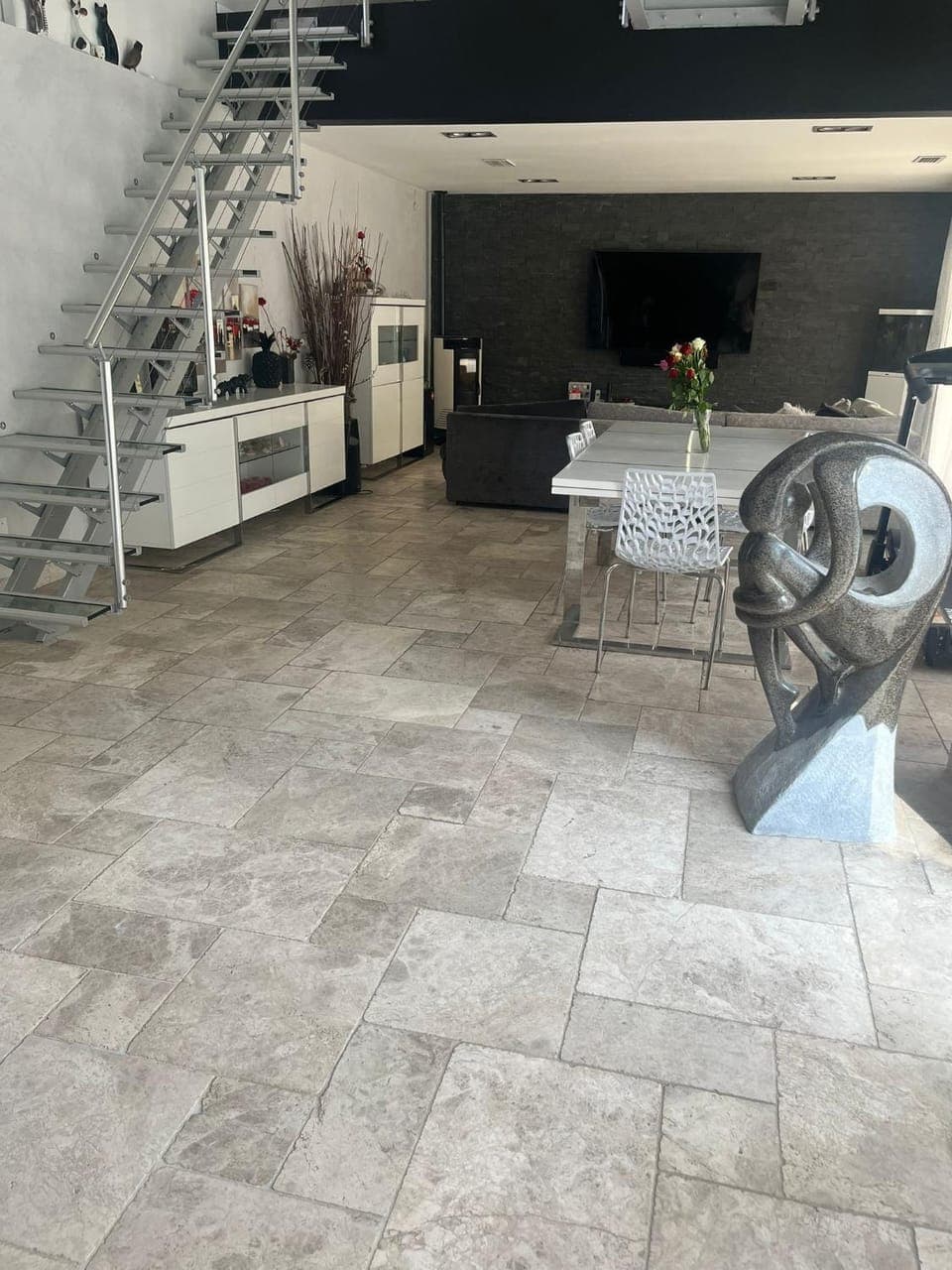 Communal lounge/ TV room