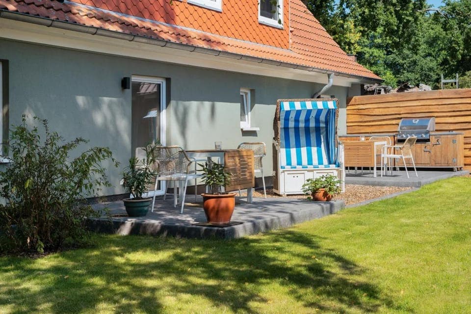Garden, Dining area