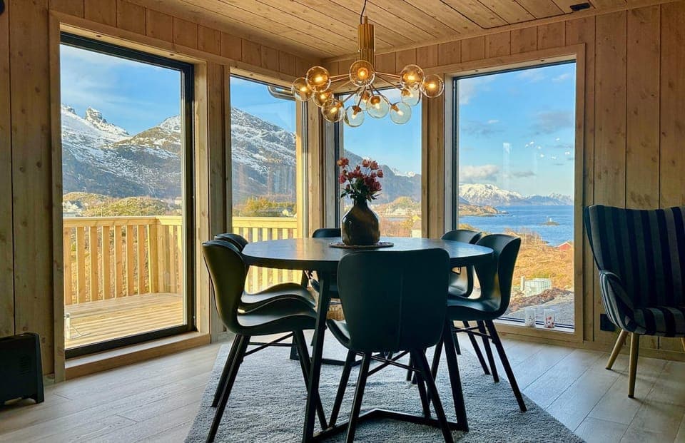 View (from property/room), Living room, Dining area