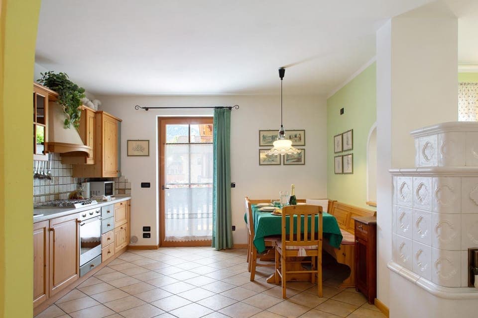 Property building, Kitchen or kitchenette, Living room