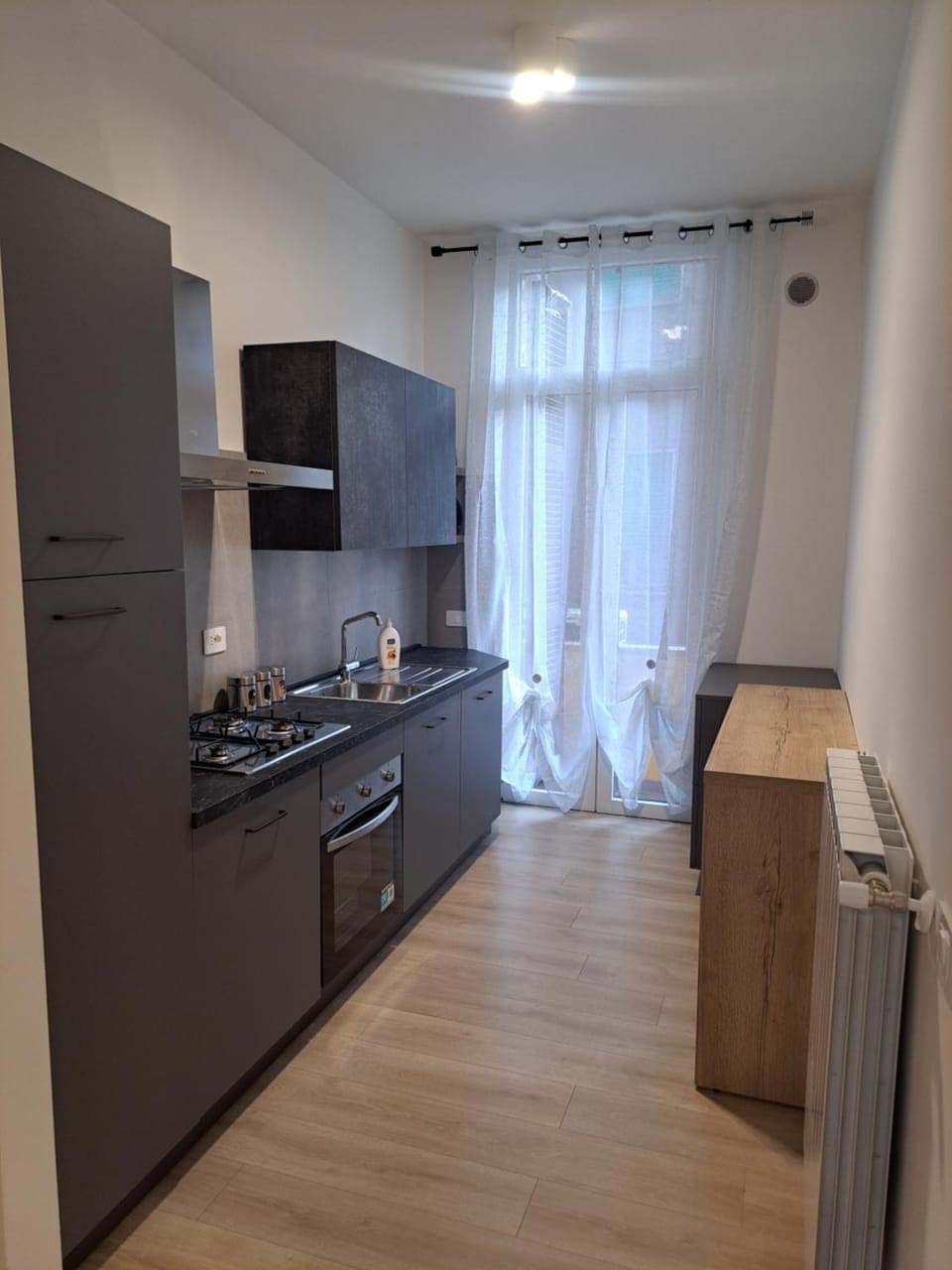 Kitchen or kitchenette, oven, pet friendly, stove