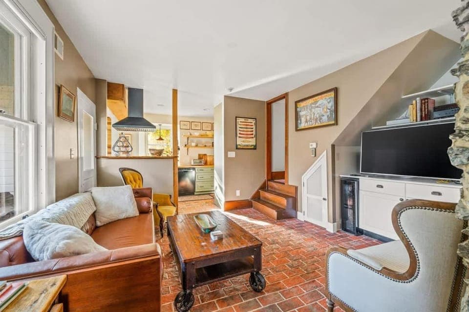 TV and multimedia, Living room, Seating area