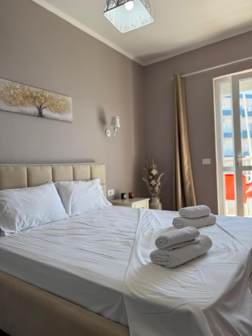 Bed, Photo of the whole room