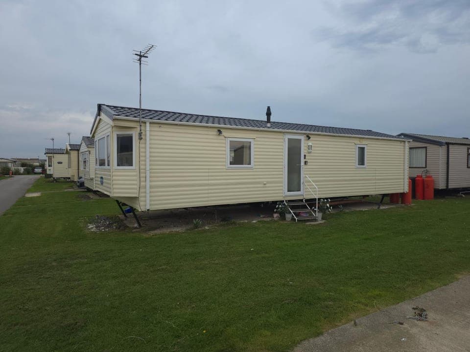 Property building, Day