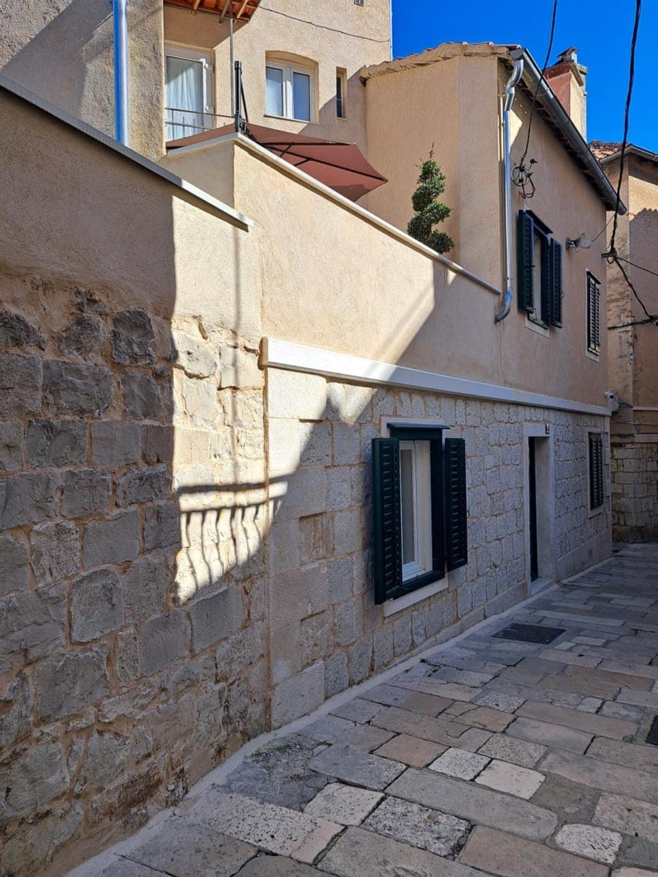 Property building, Day