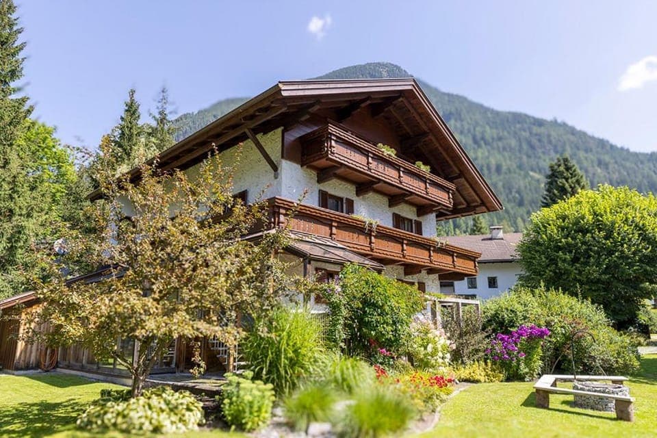 Property building, BBQ facilities, Garden