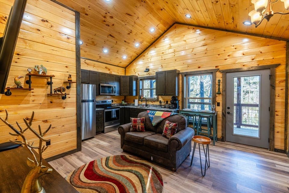 Kitchen or kitchenette, Living room, Seating area, Dining area