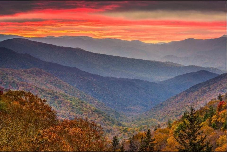 Getaway on the Bluff Ridge House in Pigeon Forge