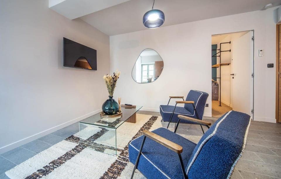 TV and multimedia, Living room, Seating area