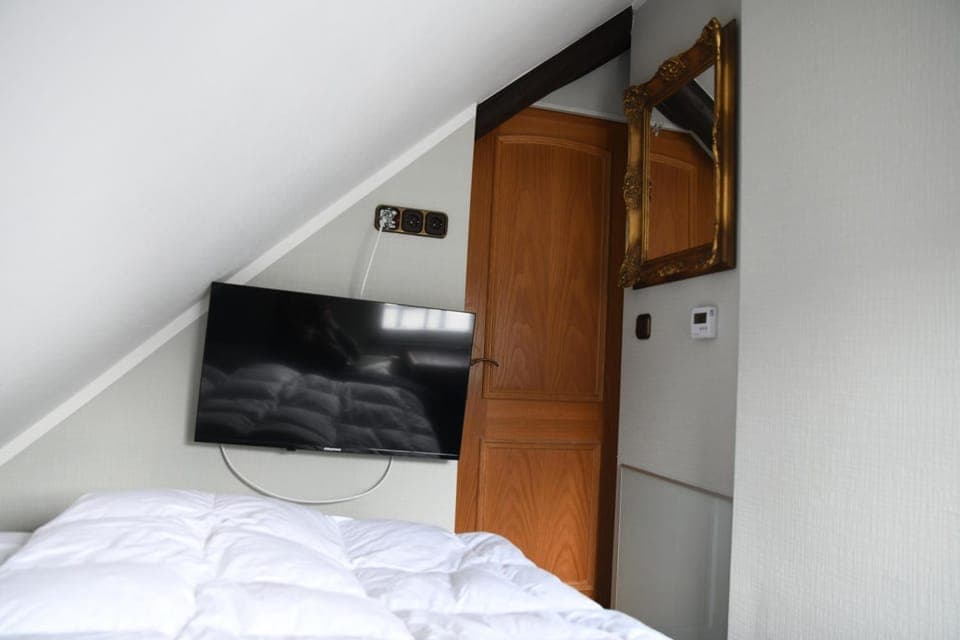 TV and multimedia, Evening entertainment, Bedroom