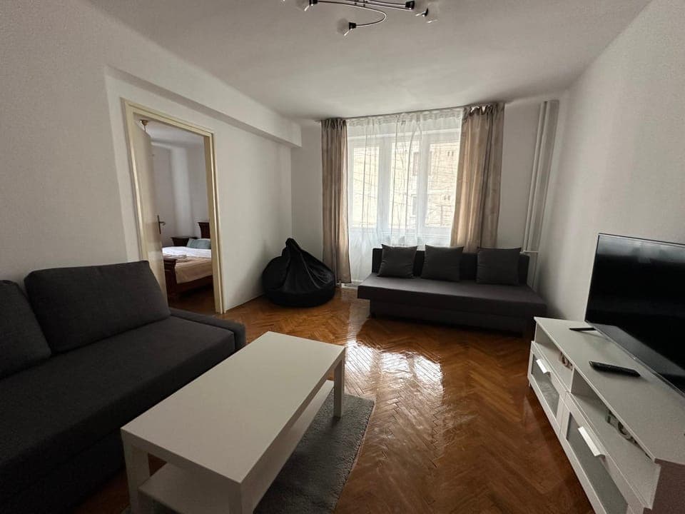 Communal lounge/ TV room, TV and multimedia, Living room, Seating area, Evening entertainment