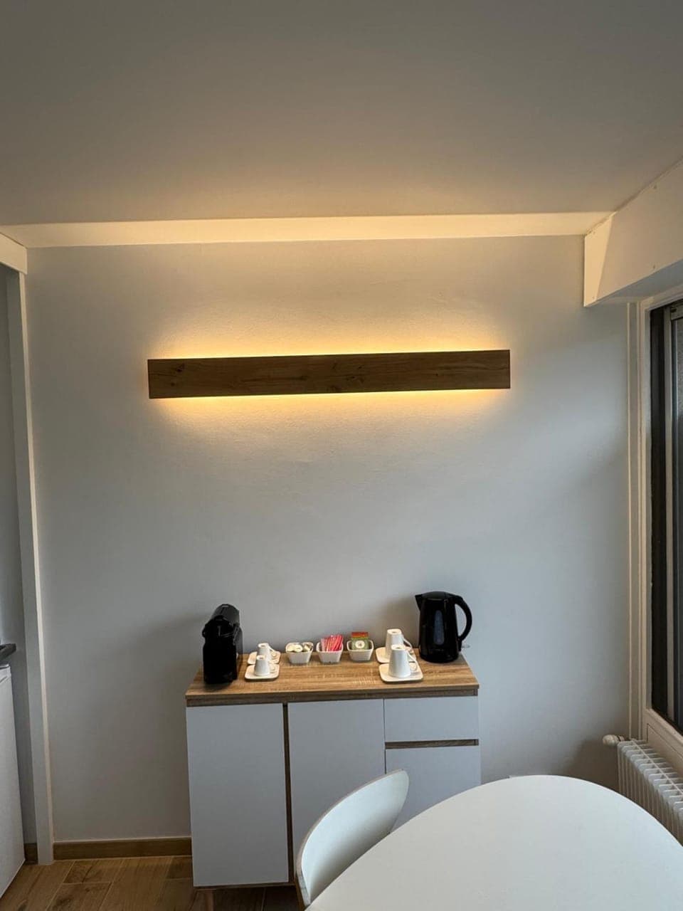 Coffee/tea facilities, Dining area