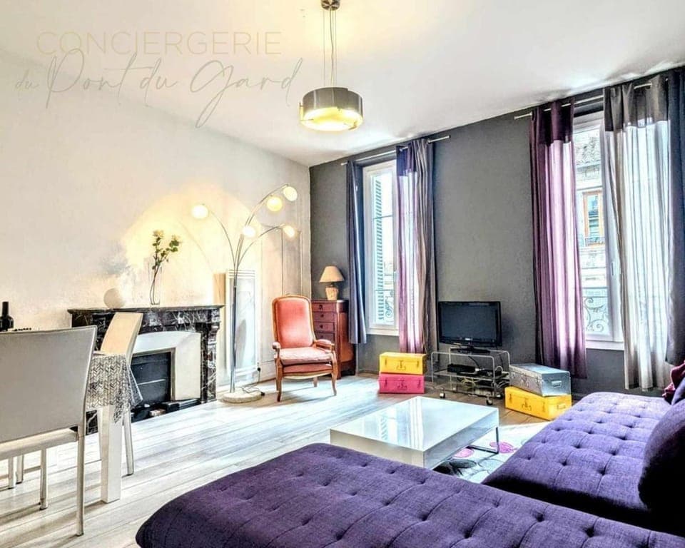 TV and multimedia, Living room, Dining area