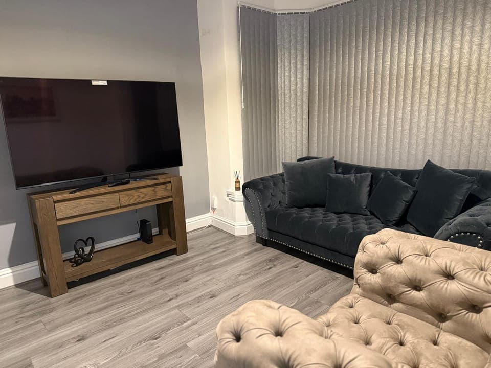 Communal lounge/ TV room, TV and multimedia, Seating area, Evening entertainment