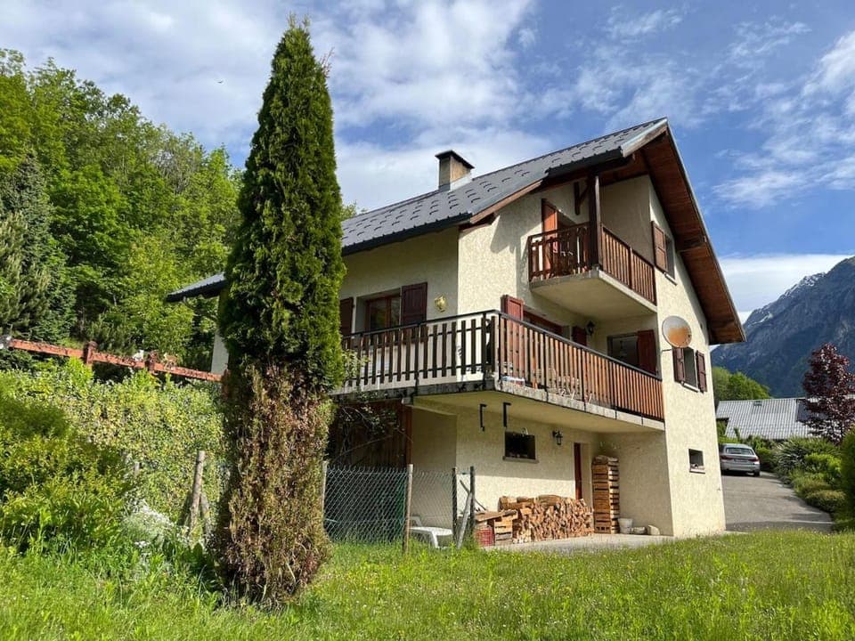 Property building, Garden view, Mountain view