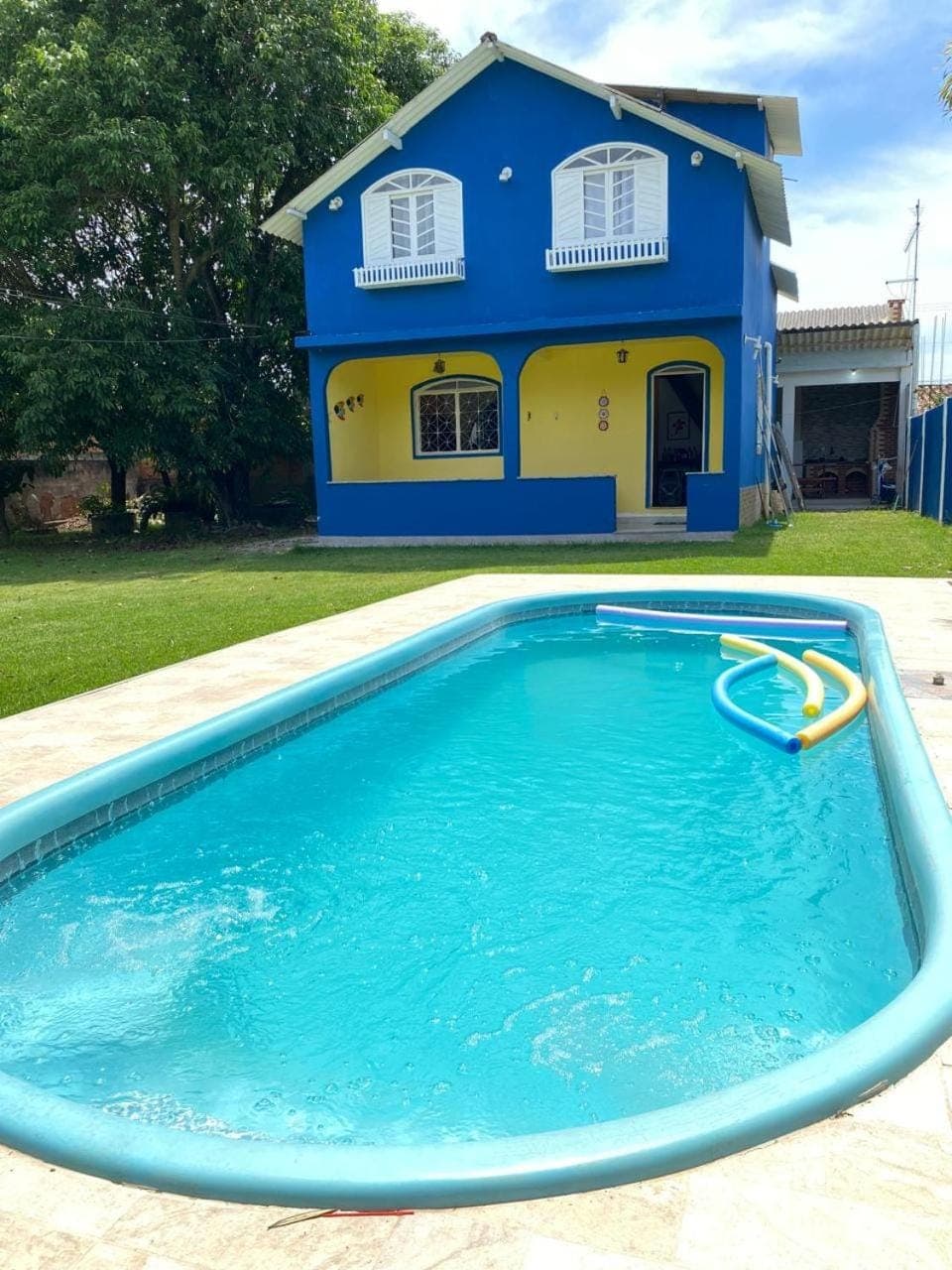 Property building, Day, Pool view, Swimming pool, Swimming pool