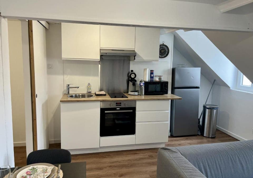 Kitchen or kitchenette