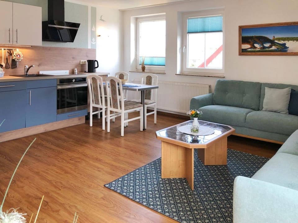 Kitchen or kitchenette, Living room, Seating area, Dining area