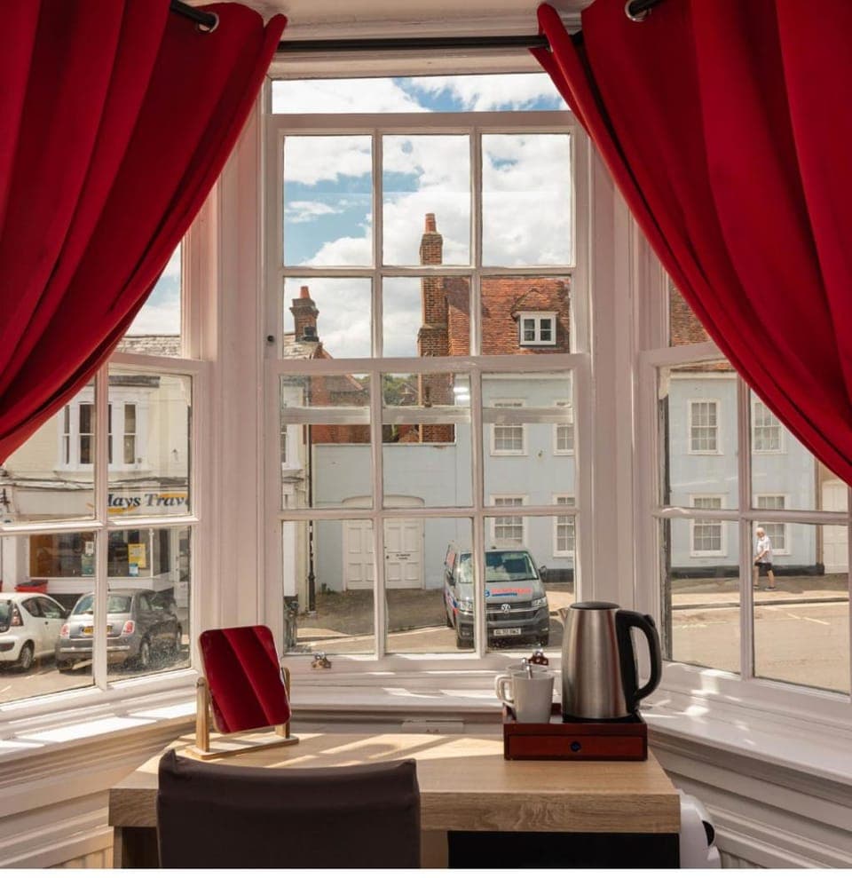 Coffee/tea facilities, Street view, Location