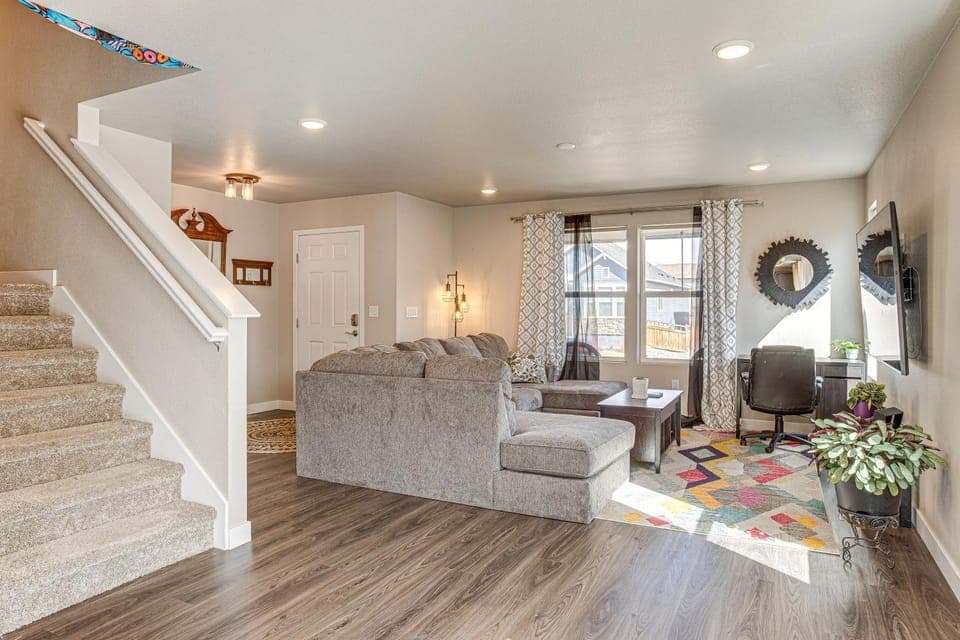 Beautiful Home w/ Bonus Room & Prime Location! House in Brighton
