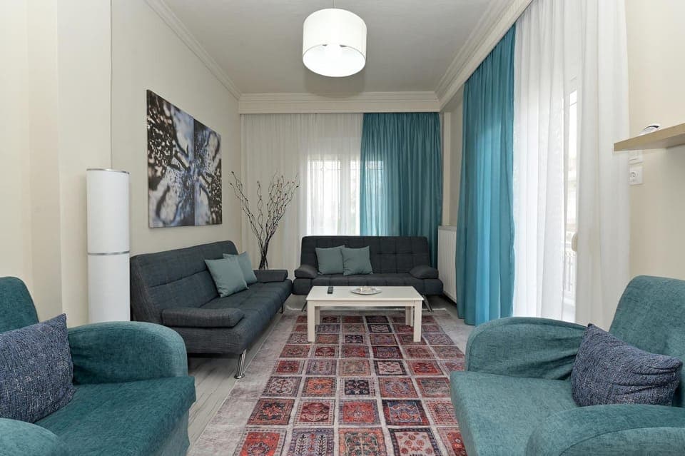 Living room, Seating area