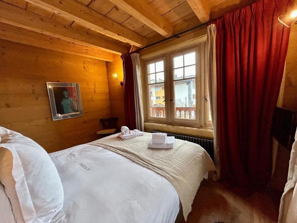 Bed, TV and multimedia, Photo of the whole room, Bedroom, towels