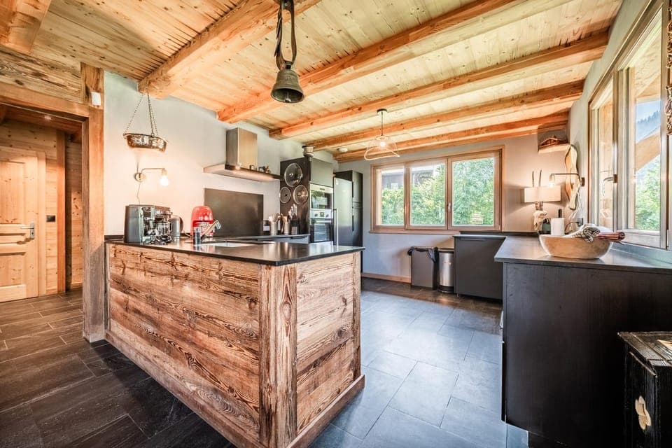 Kitchen or kitchenette, Living room