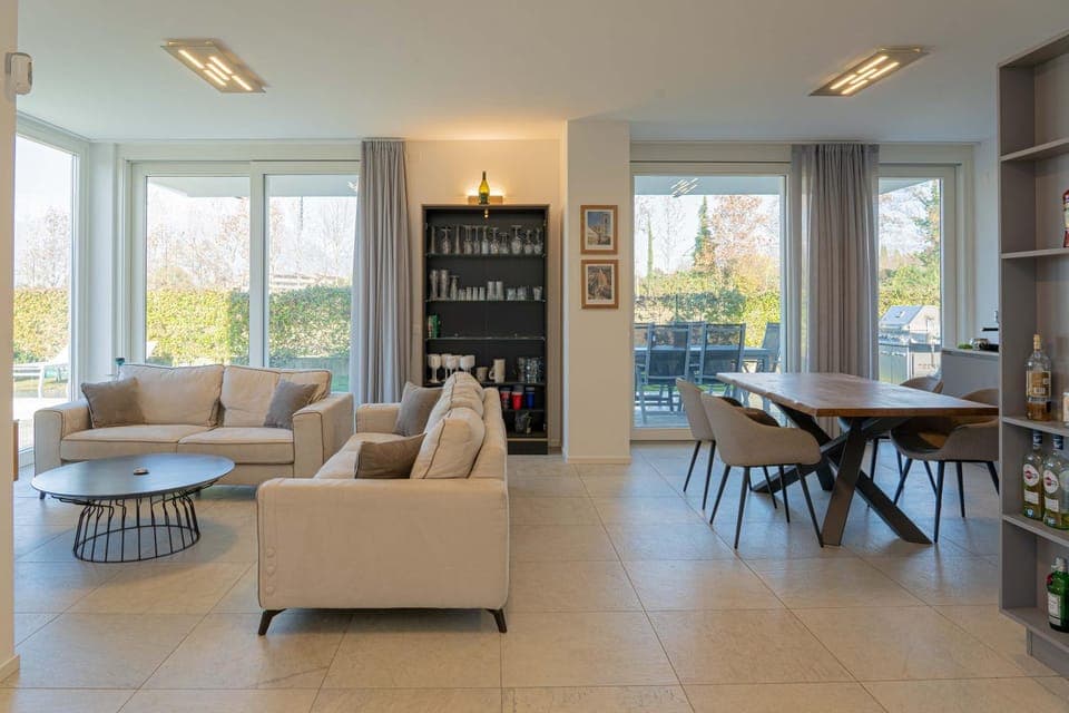 Living room, Seating area, Dining area